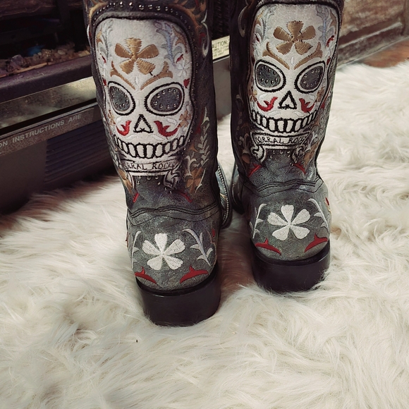 Corral Embroidered Skull Western Boots - Picture 3 of 10
